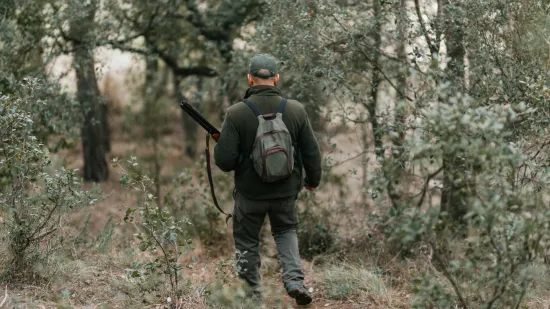 Mu&scaron;karac (57) te&scaron;ko ozlijeđen u lovu kod Gračaca: Policija istražuje slučaj