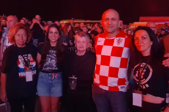 Na Thompsonovom koncertu bila i majka Jean-Michela Nicoliera, pri&scaron;ao joj i ministar Anu&scaron;ić