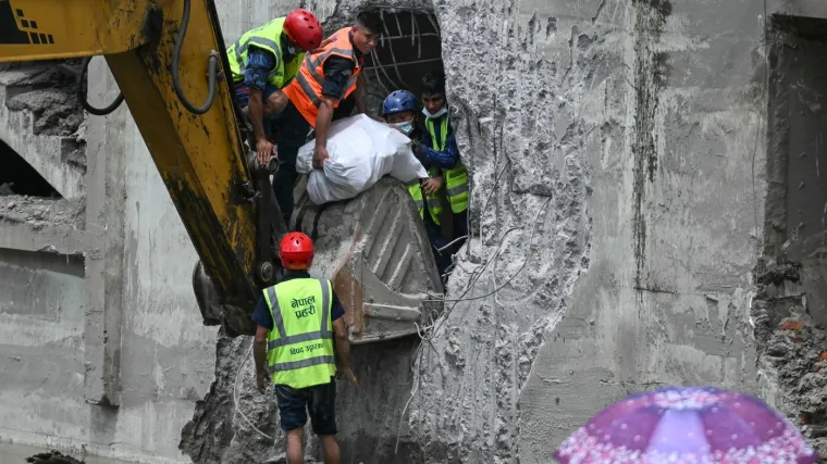 Skočio broj mrtvih u katastrofalnim poplavama: Spasioci traže zarobljene u tunelima hidroelektrana