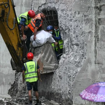 Skočio broj mrtvih u katastrofalnim poplavama: Spasioci traže zarobljene u tunelima hidroelektrana