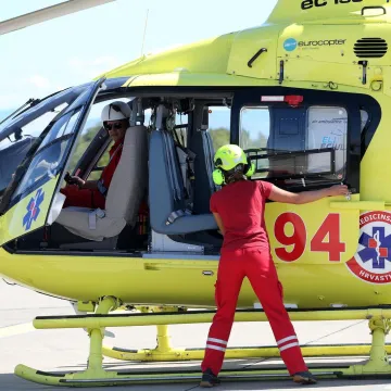 Motociklist doživio infarkt usred utrke? Stigao spasilački helikopter