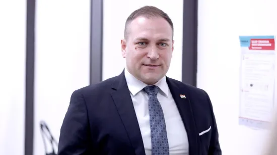 Na&scaron; ministar pjevao Thompsona s tisućama, a onda poručio: 'Ostavimo tu kletvu jednom zauvijek'