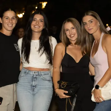 Nisu se mogle sakriti od pogleda: Zgodne Karlovčanke privlačile pažnju na Danima piva