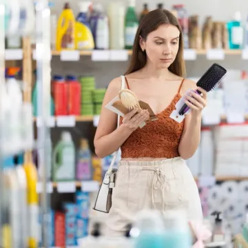 Znate li odabrati pravu četku za va&scaron; tip kose? Frizeri otkrivaju čime se voditi