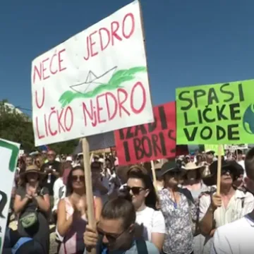 Žestoka prepucavanja uoči velikog prosvjeda, Bulj: 'Poslat ću jo&scaron; buseva ako treba!'